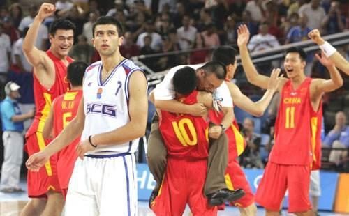 时光机 04年雅典奥运会 中国男篮击败世界冠军塞黑队 虎扑