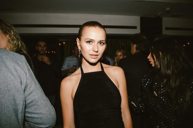 老板wes edens的一对宝贝女儿当然也来了 小女儿,jrs最熟悉的mallory!