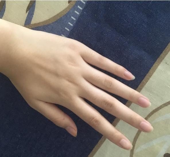 修长白净的纤纤玉手(转来的)