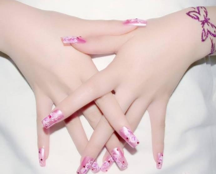 修长白净的纤纤玉手(转来的)