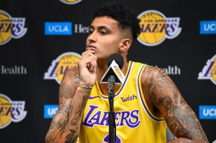 網路上重拳出擊!庫茲馬衣著風格被網友嘲諷,社媒回懟:這玩意你們買不起!-黑特籃球-NBA新聞影音圖片分享社區