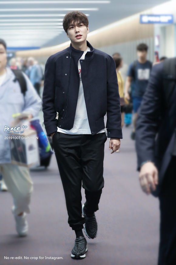 演员李敏镐这一身穿搭,符不符合咱们虎扑直男们的眼光?