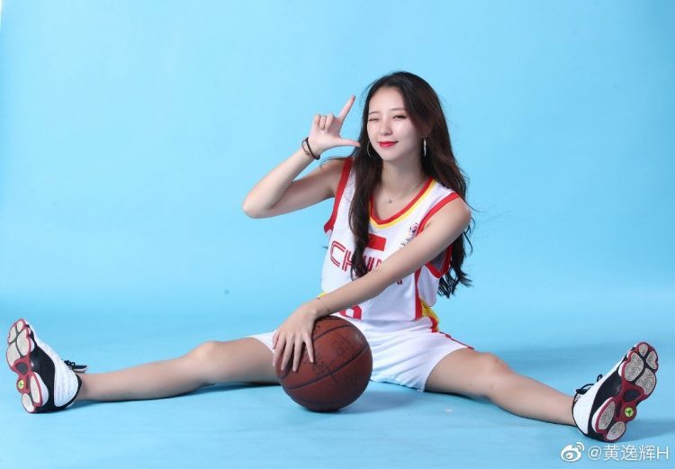 [拉拉队]美女特辑:可甜可性感广东拉拉队长—黄逸辉