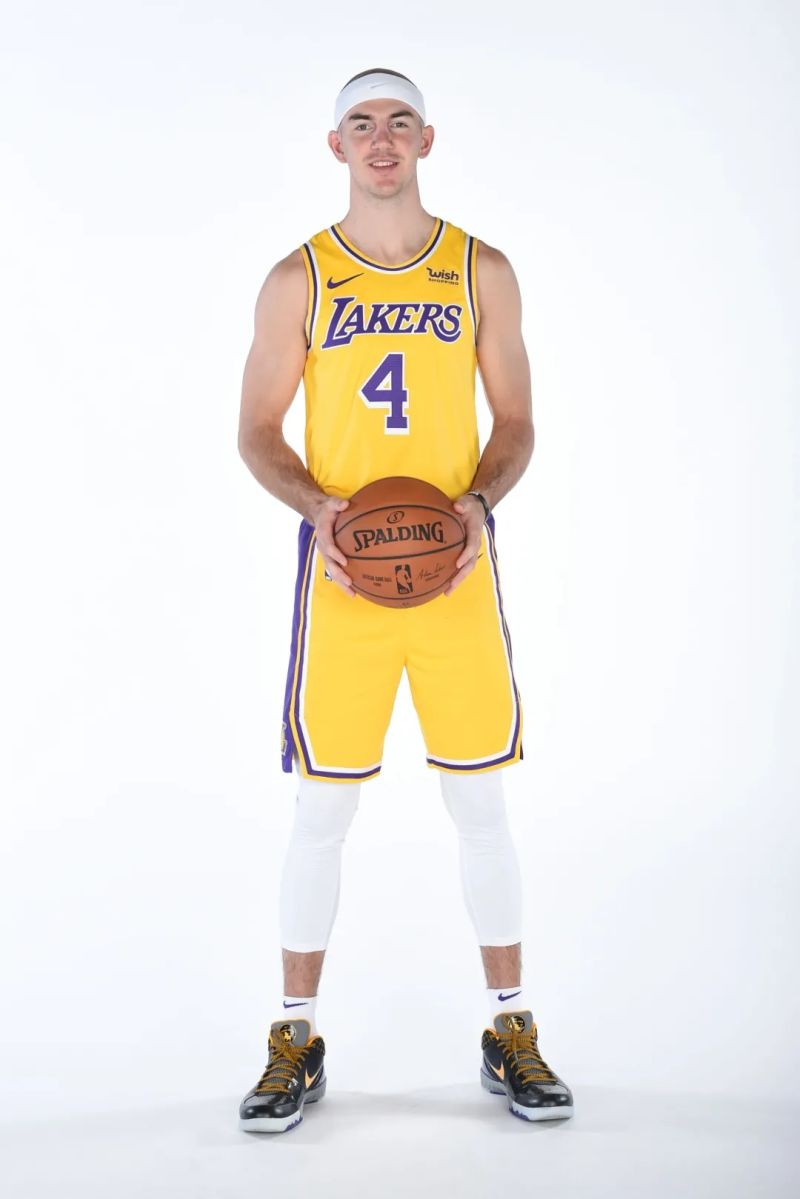 新赛季球员定妆照一览