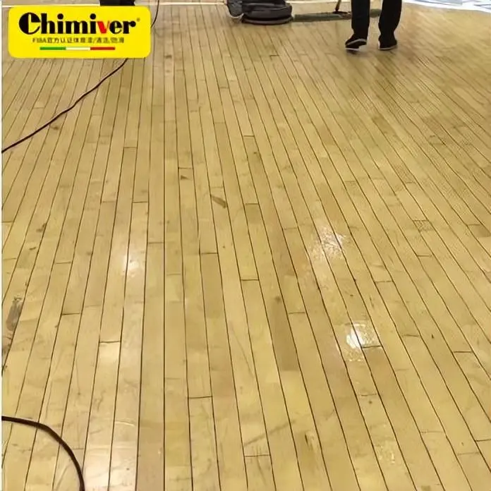 开云电竞正确的篮球场木地板防滑处理方案让地板时刻保持在优异运动状态(图4)