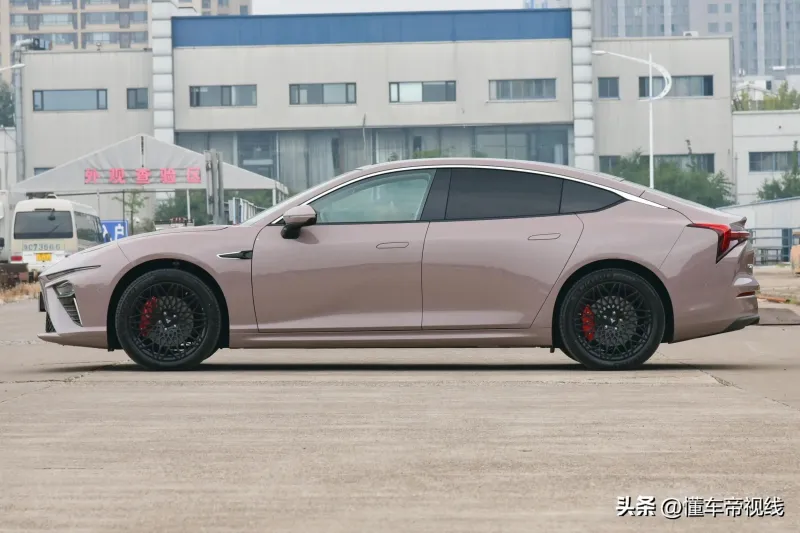 哪吒EP41定名哪吒S猎装车 近期将亮相 三厢版15.48万元起售
