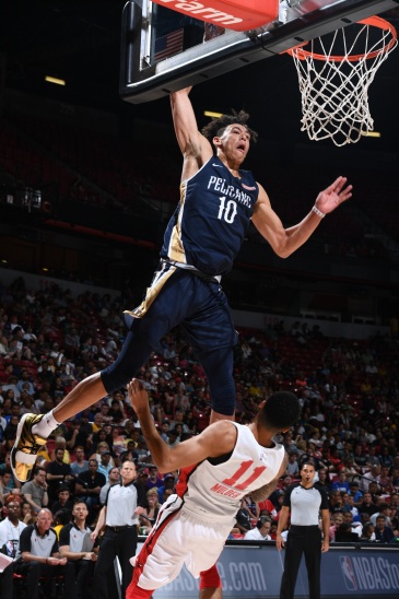 鹈鹕新秀贾克森海斯弹跳也太逆天了吧!_虎扑