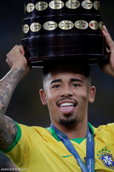 谁分享几个热苏斯的表情包啊