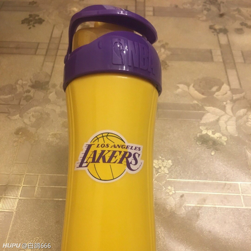 3块钱搞了个德克士湖人的杯子