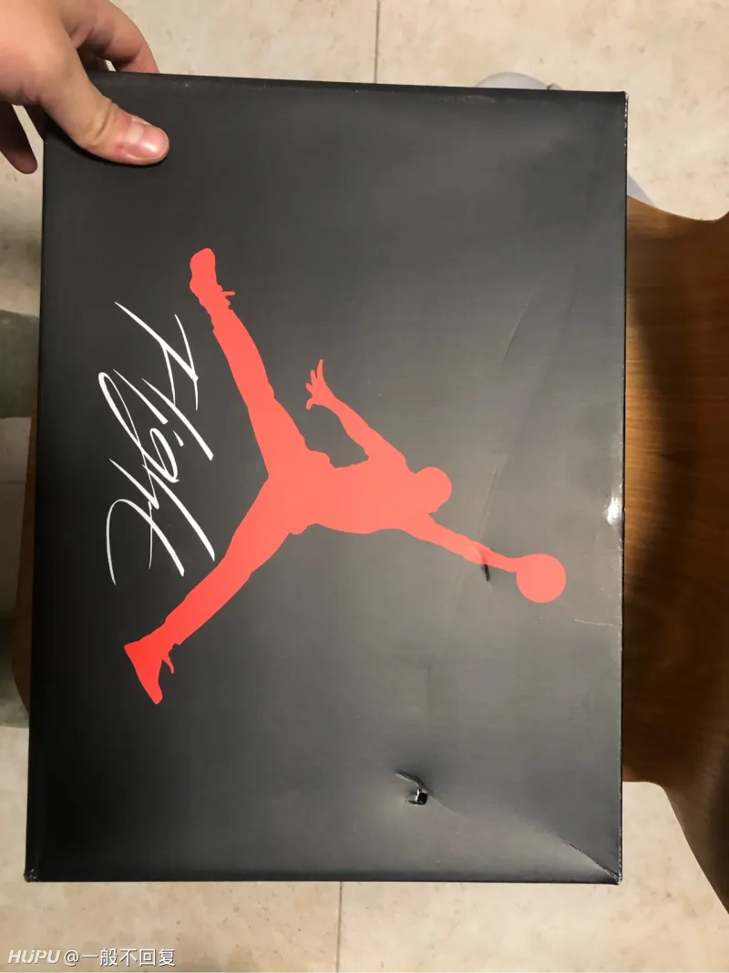 aj11 25周年大魔王 鞋盒居然破损!