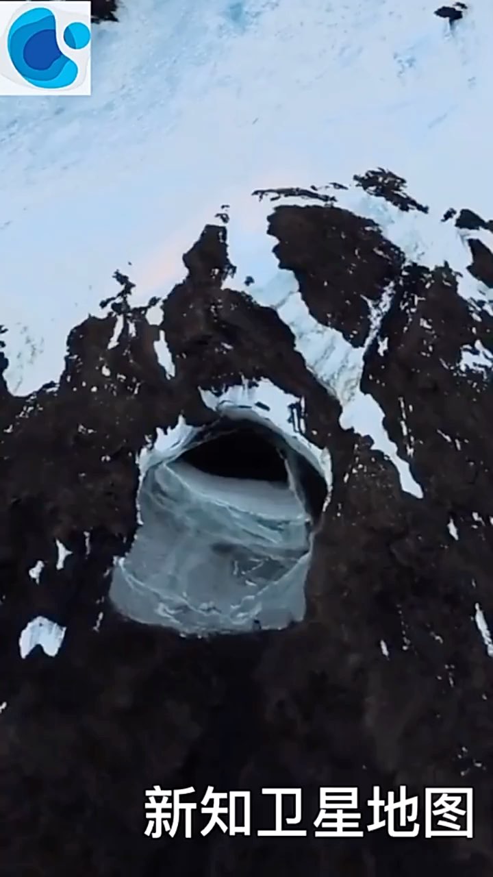 卫星地图拍到南极的巨大隧道入口这就是传说中的地下室吗