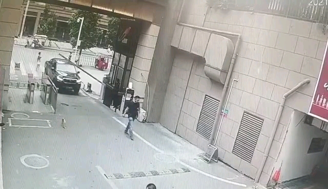 video-poster