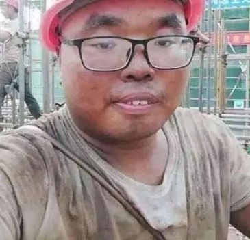 求这个喝汽水的工地老哥套图!