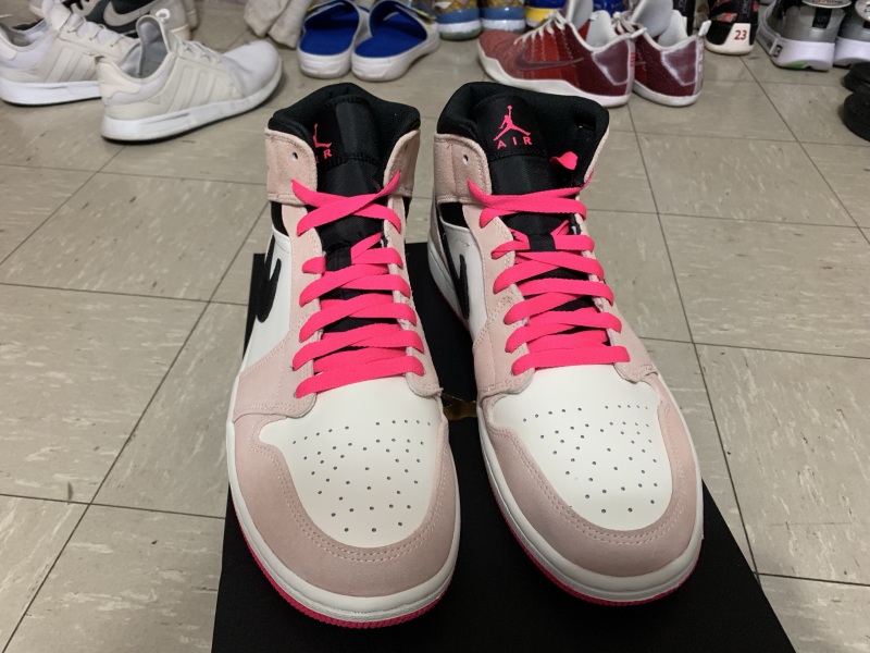 aj1 mid crimson tint淡雅粉开箱富婆上脚