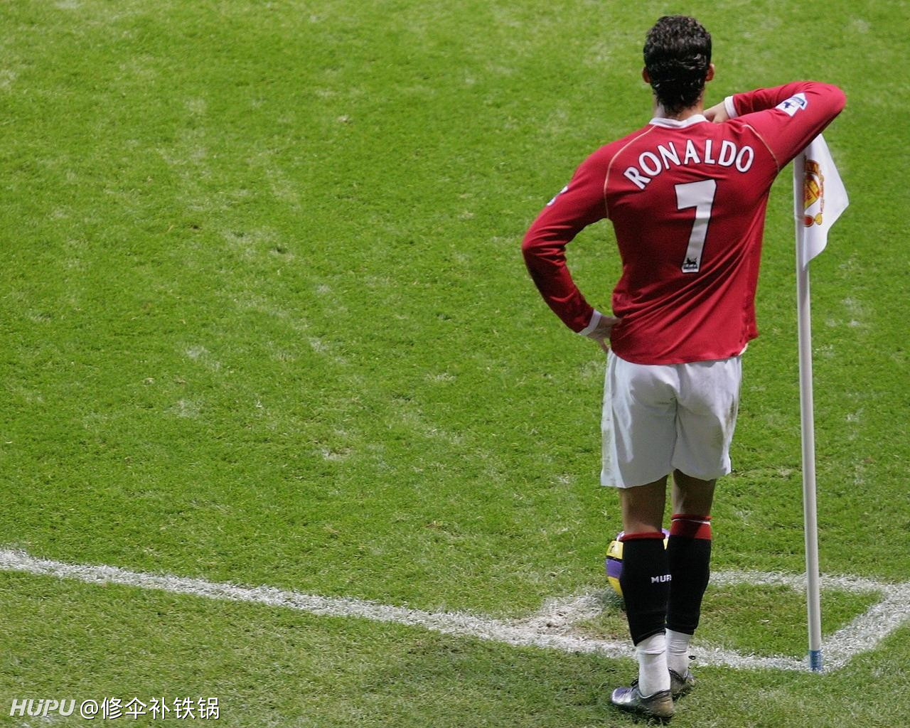 求一个c罗背手高清图做头像求惯