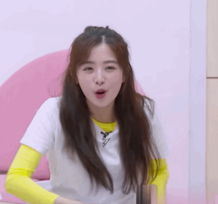 我一个朋友突然很喜欢张含韵求图