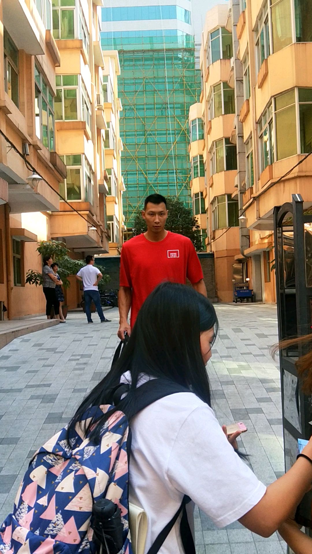 机场偶遇易建联