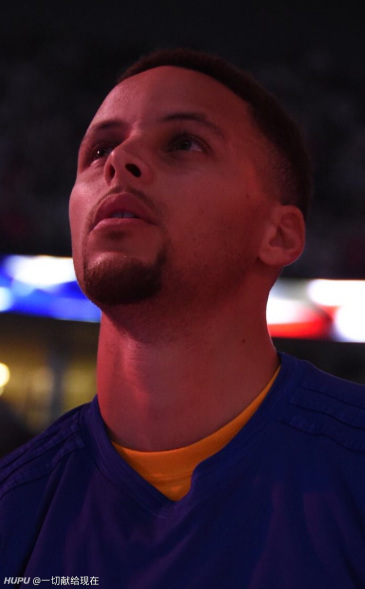 来点勇士很潮的墙纸