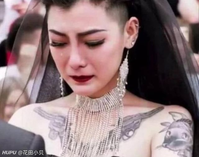 还记得 黑婚纱新娘 吗 纹身女孩嫁给富二代后的现状 虎扑 还记得 黑婚纱新娘 吗 纹身女孩嫁给富二代后的现状 虎扑
