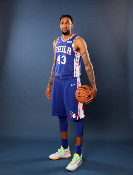 敲钟社流言板费城76人球员定妆照图集