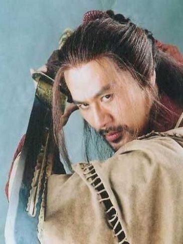 金庸对萧峰外貌身材的描写,哪个演员合适?