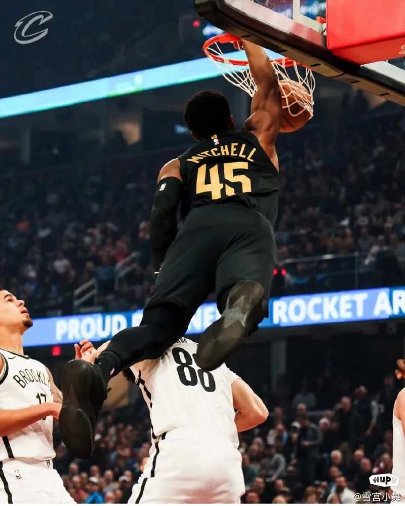 米切尔表示,他要把这隔扣裱起来挂墙上(作为珍藏) -NBA-骑士专区-虎扑社区