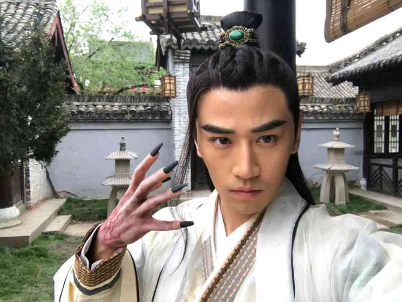 大家怎么看新倚天的九阴白骨爪