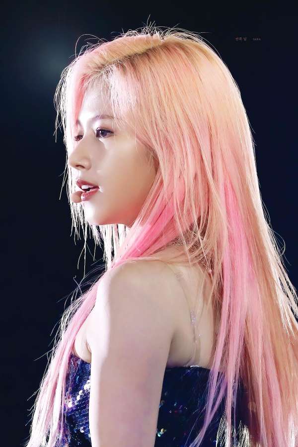 粉色头发的凑崎纱夏-娱乐圈-虎扑社区