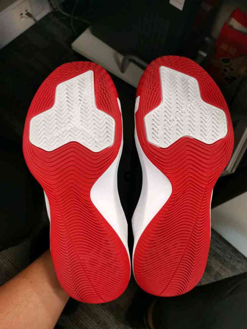 保罗12代,应该会是双实战神鞋