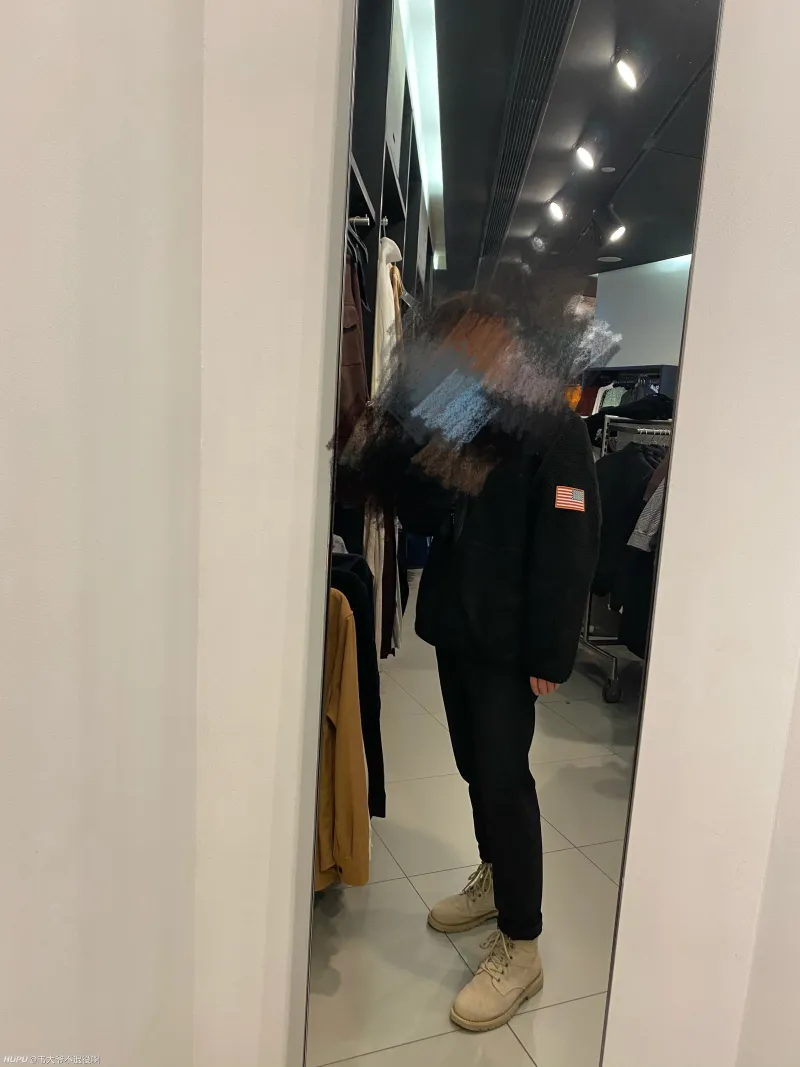 家人们 你们怎么看衣服上有米国国旗图案的 步行街主干道 虎扑社区 家人们 你们怎么看衣服上有米国国旗图案的 步行街主干道 虎扑社区