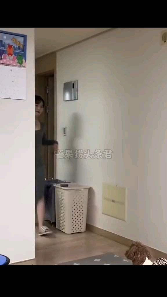 video-poster