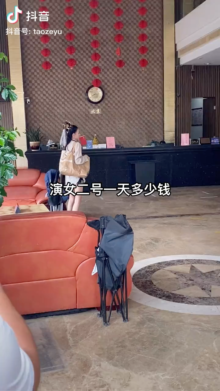 video-poster