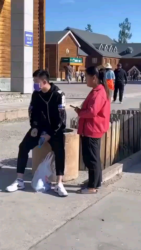 video-poster