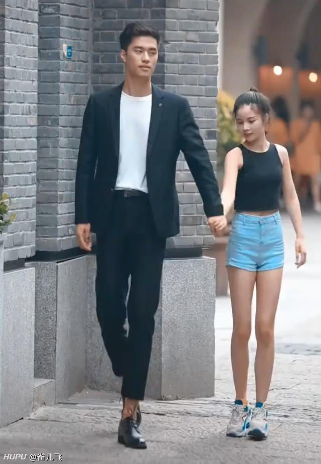 怎么好象看到的都是男生比女生高 高个子的女神难道都没人要了吗?
