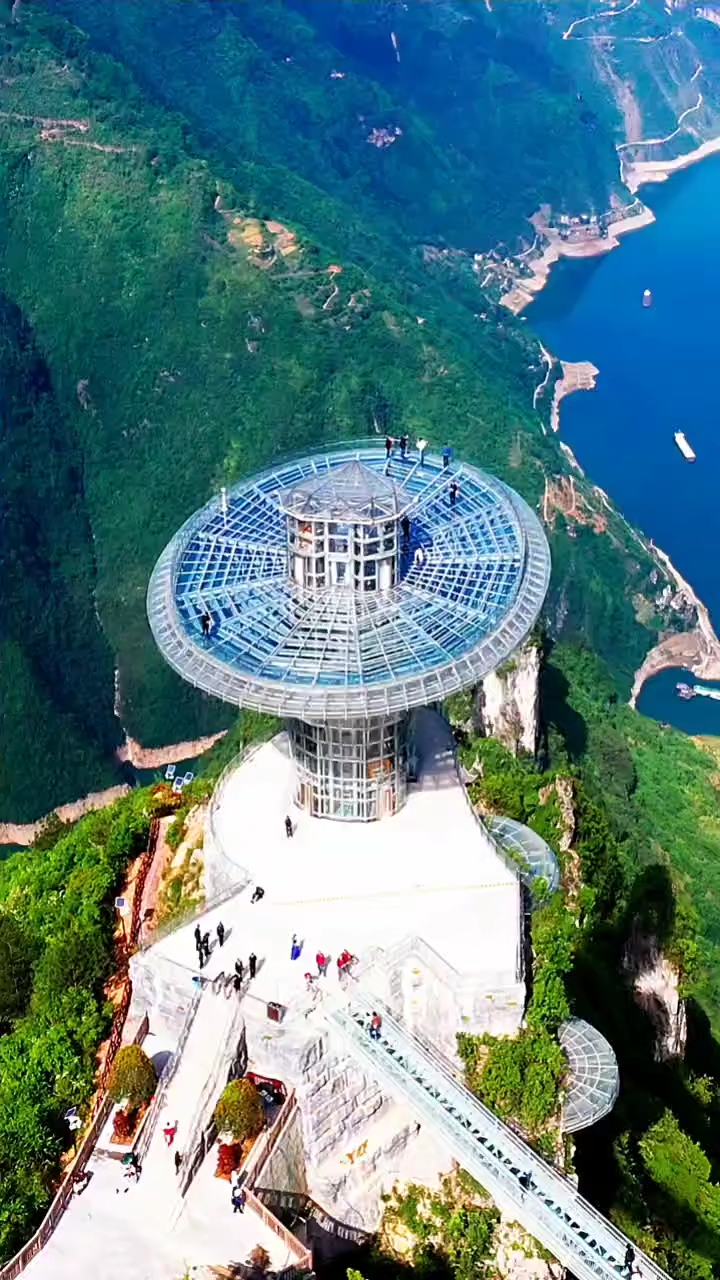 站上巴东灵芝仙台观最美三峡忍不住有种想飞下去的冲动