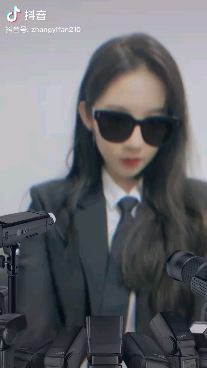video-poster