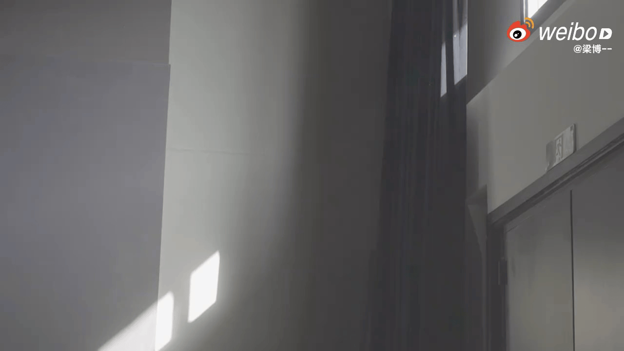 video-poster