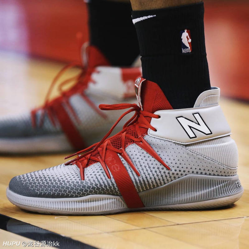 感觉伦纳德的鞋挺帅的?