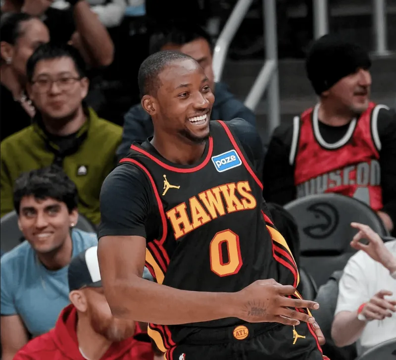 [流言板]豪瑟Ins表白妻子：祝你的第一個母親節(jié)快樂，我們愛你