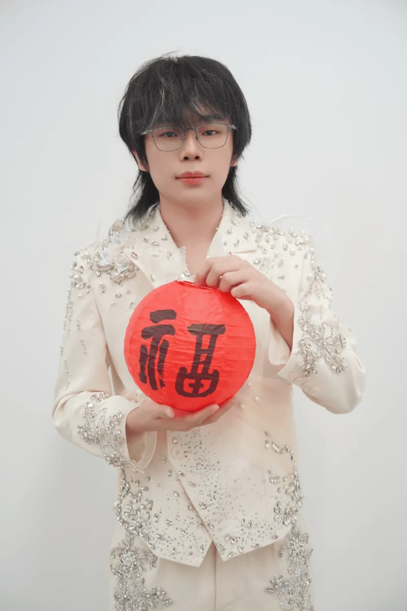 suK在射什么，四個fw