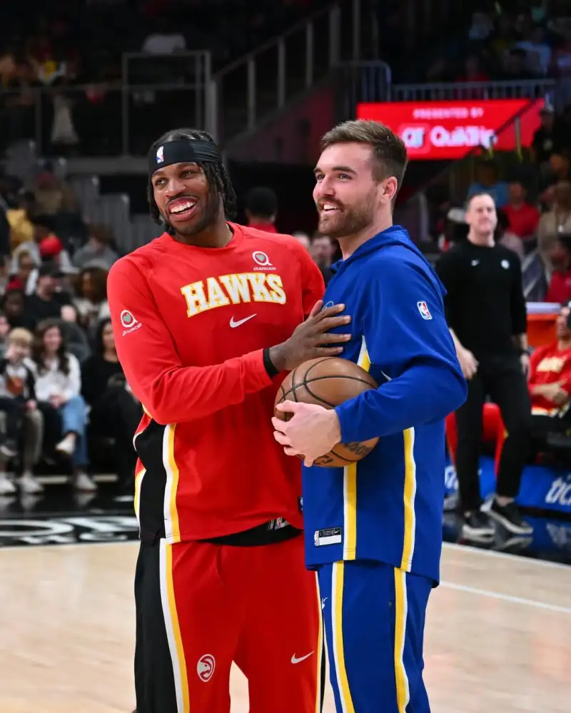 覺得體壇可以把bxc換下去讓他冷靜一下，他的首發太牢固了