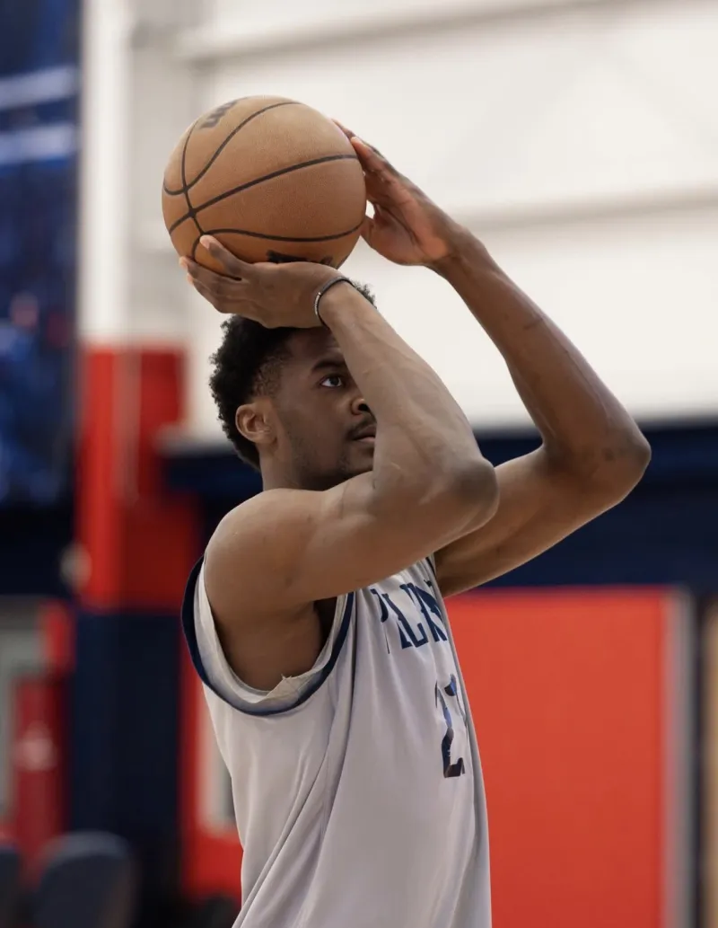 里德&約基奇在列!湖人近三戰(zhàn)對(duì)手首發(fā)中鋒命中率22.7%&三分0% 里德&約基奇在列!湖人近三戰(zhàn)對(duì)手首發(fā)中鋒命中率22.7%&三分0%