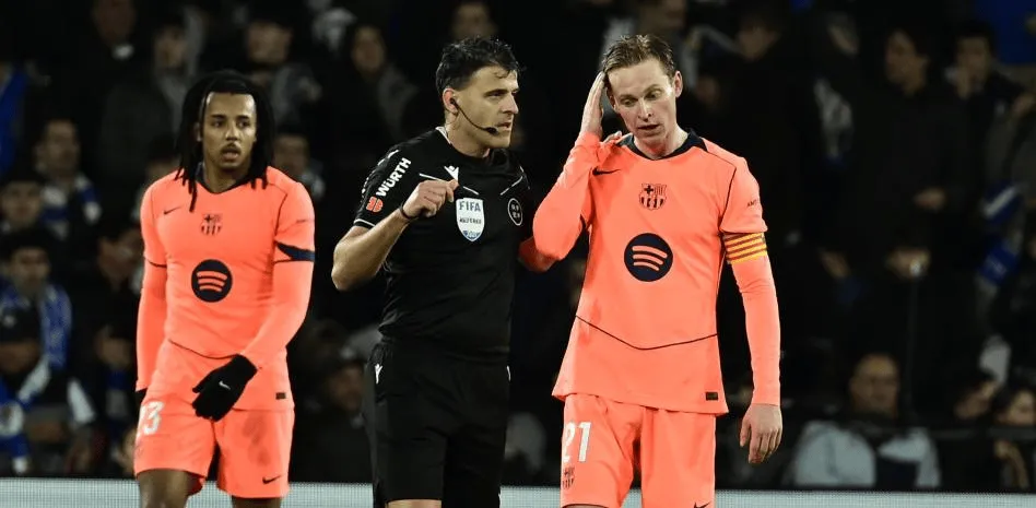 [流言板]世體：執(zhí)法皇社VS巴薩表現(xiàn)不佳，主裁曼薩諾可能被停哨一輪