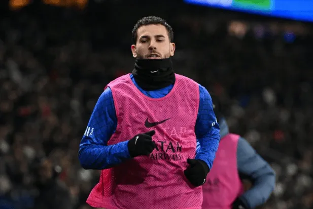 [流言板]巴黎后衛(wèi)盧卡斯非法雇傭一家哥倫比亞人為其服務(wù)，并被指控