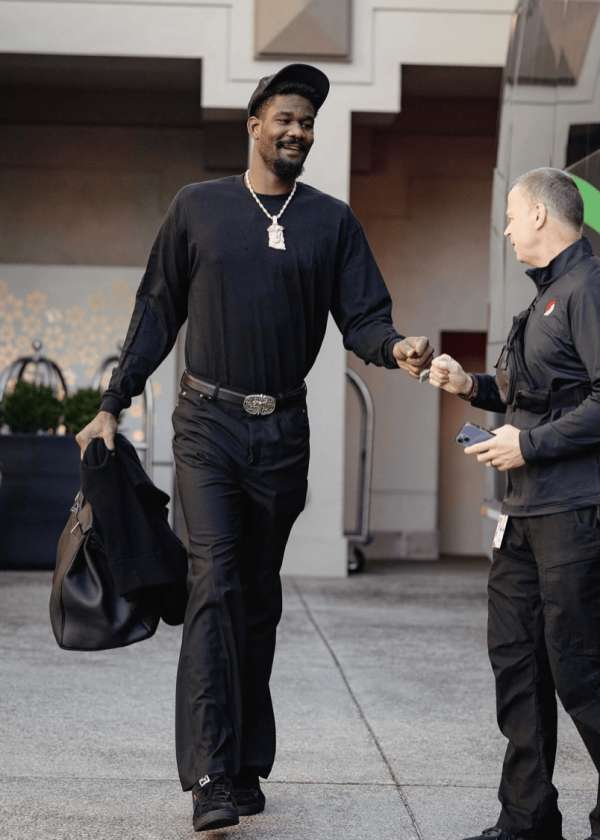 流言板也是七年老将了德安德烈艾顿晒赛场照阻挡谁