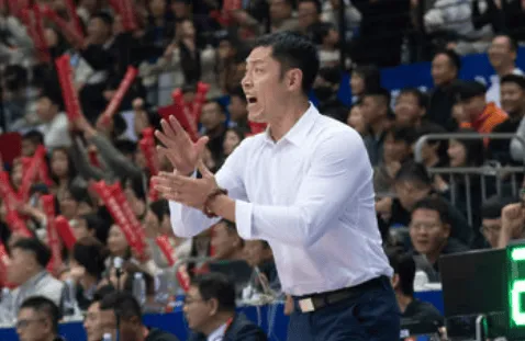 库里：我打球年代的前5球员有我、詹姆斯、杜兰特哈登和小卡