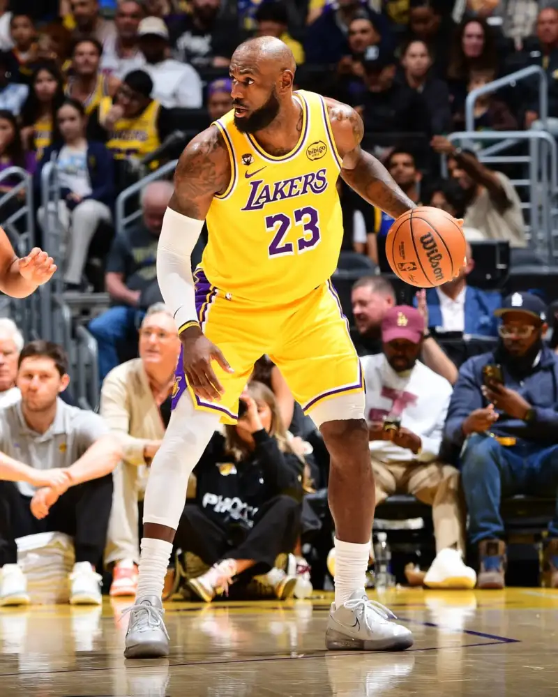 權當熱身？紐卡職員錄視頻展示客隊更衣室到諾坎普球場有多遠