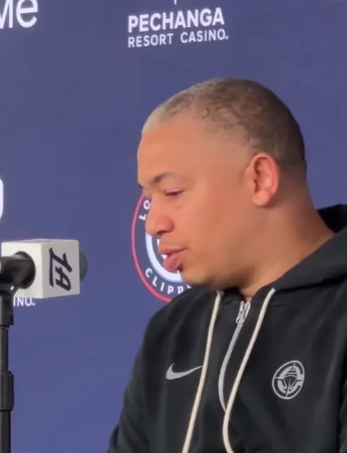 [流言板]記者稱馬刺被看好沖出西部，文班：你是第一個這么跟我說的