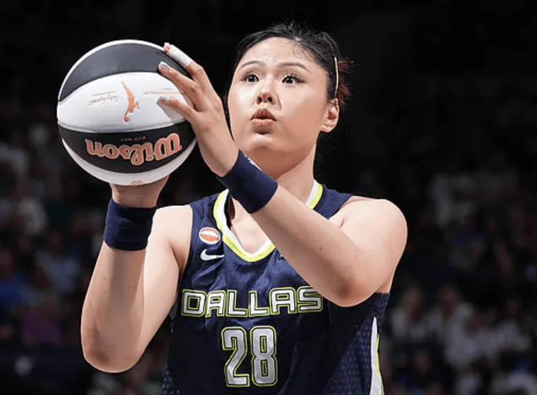 李月汝今日替补登场6分钟，投篮1中0、罚球2中2得到2分2篮板