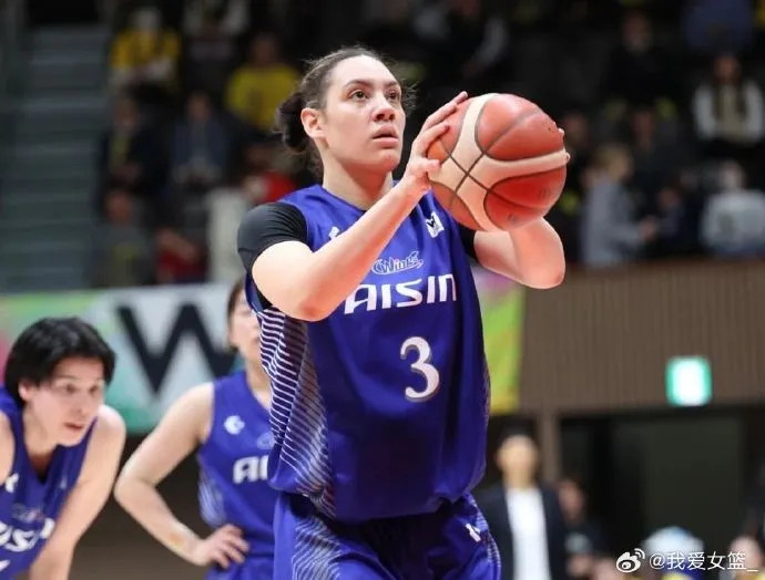 新疆女篮 vs 武汉女篮